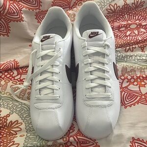 Nike Men's White Sneakers with Black Swoosh